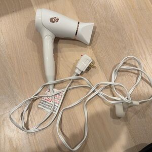 T3 Blow Dryer